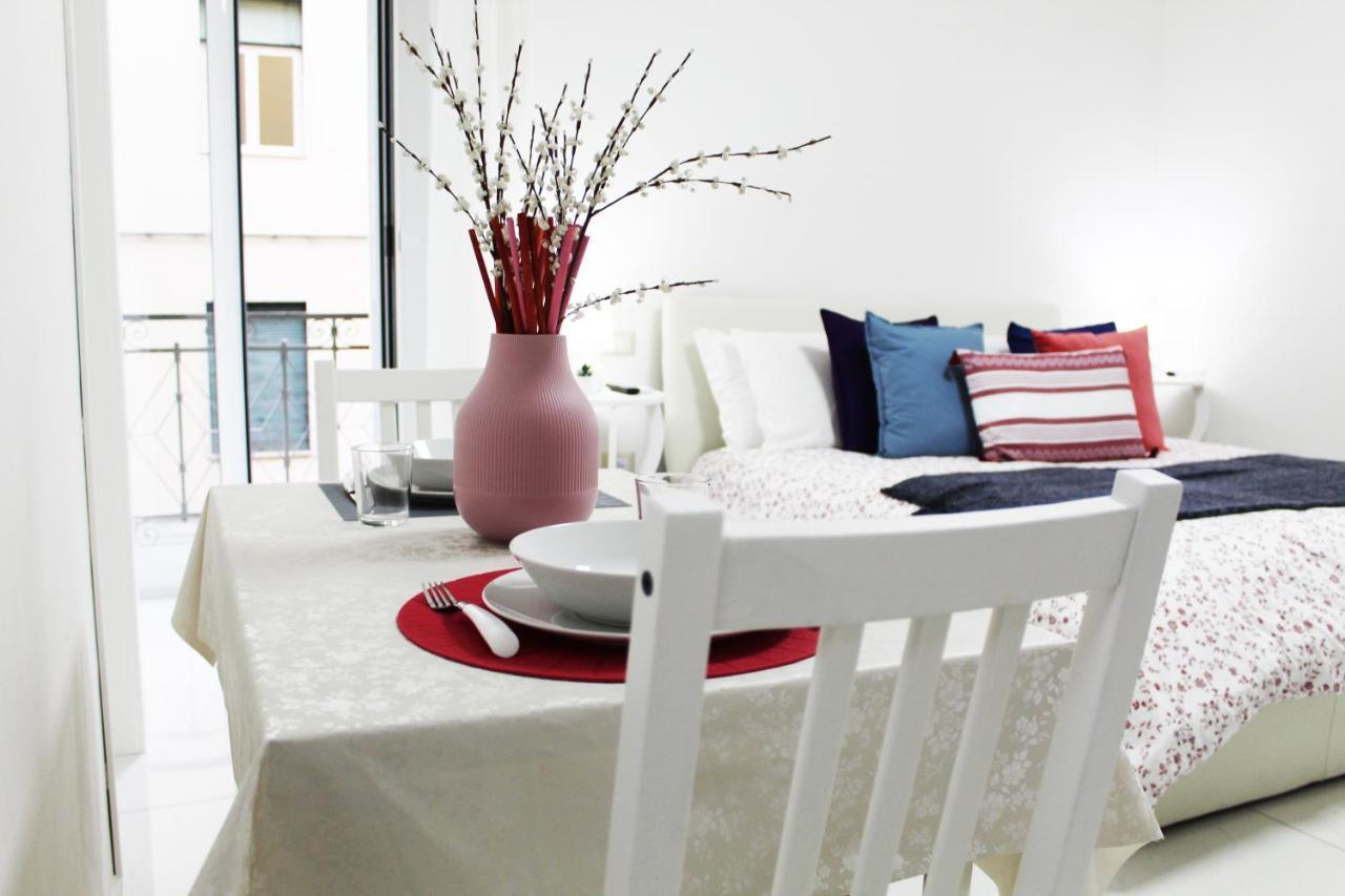 Conforti Apartment Napoli Bagian luar foto