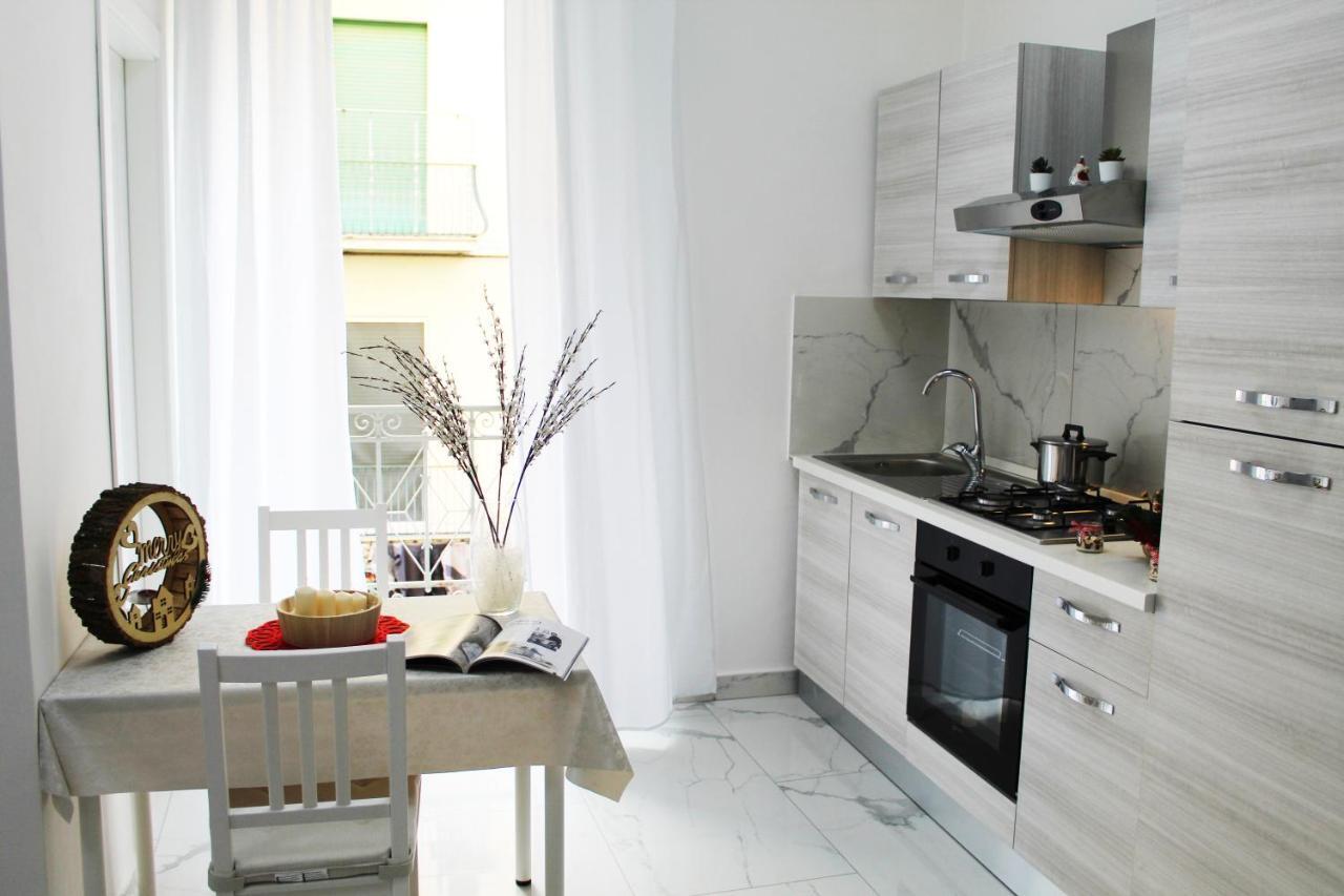 Conforti Apartment Napoli Bagian luar foto
