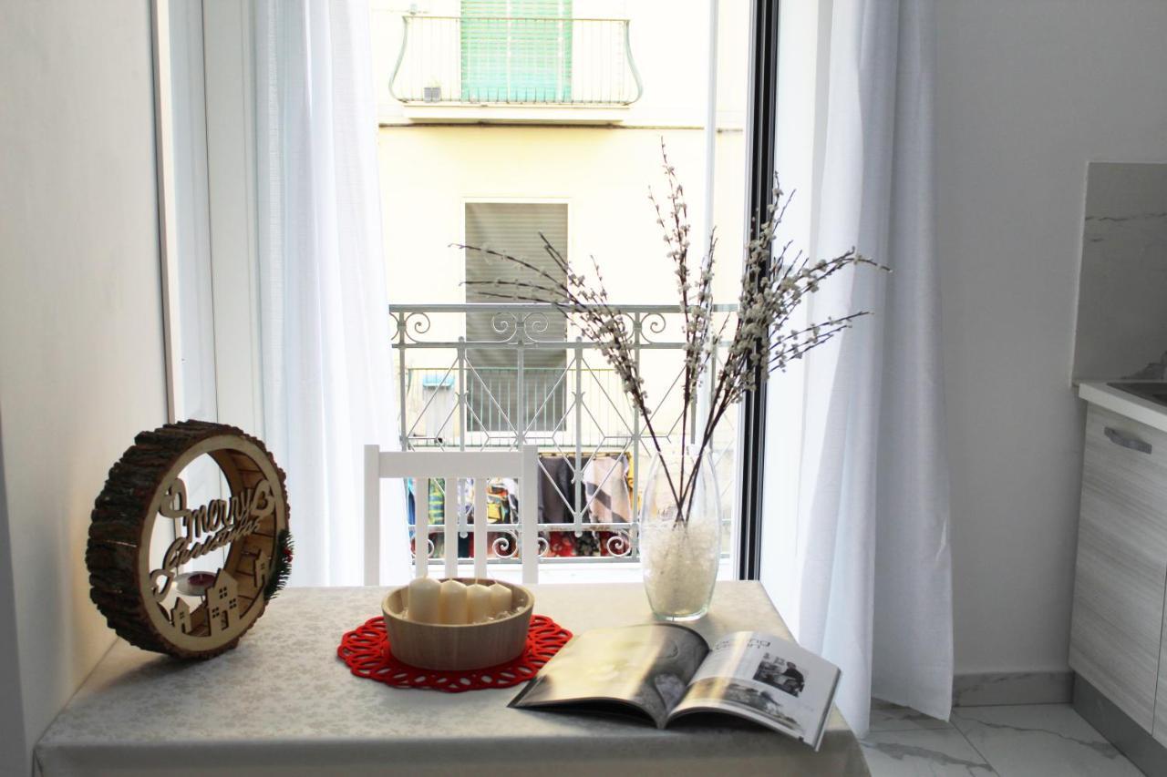 Conforti Apartment Napoli Bagian luar foto
